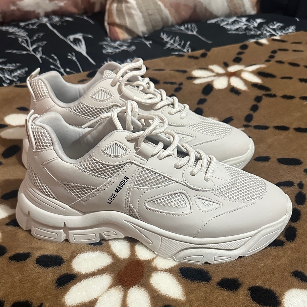 Brand New Steve Madden Tennis Shoe